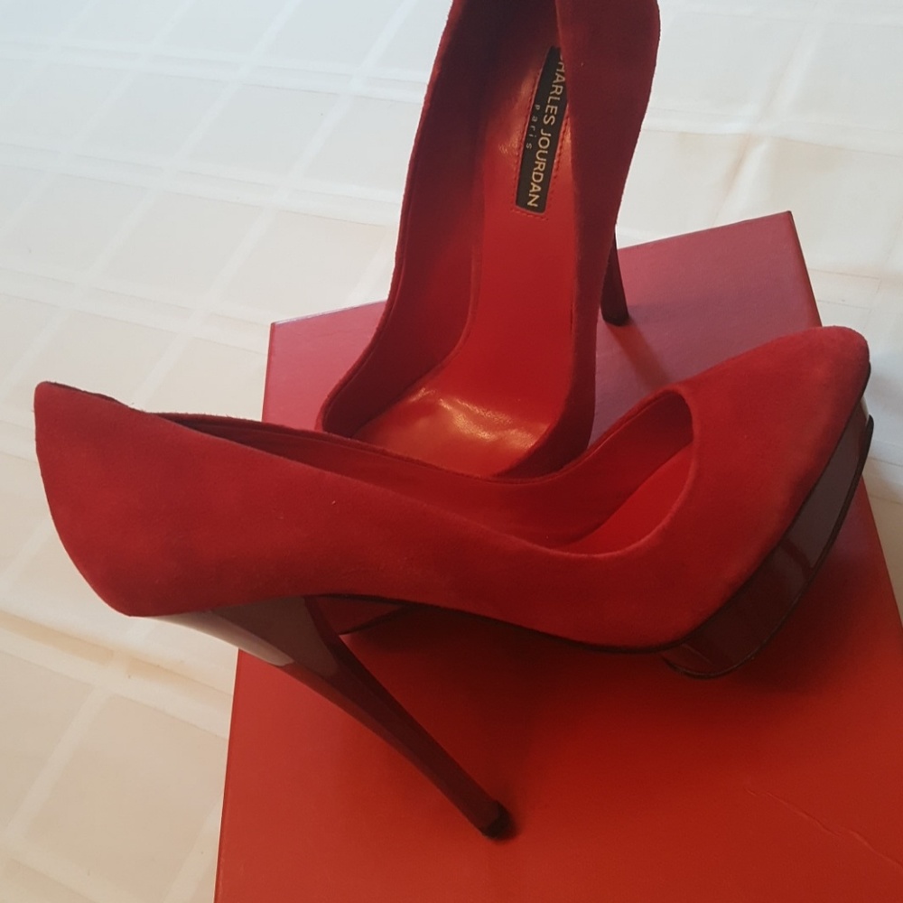 Shoes - Picture 5 of 8